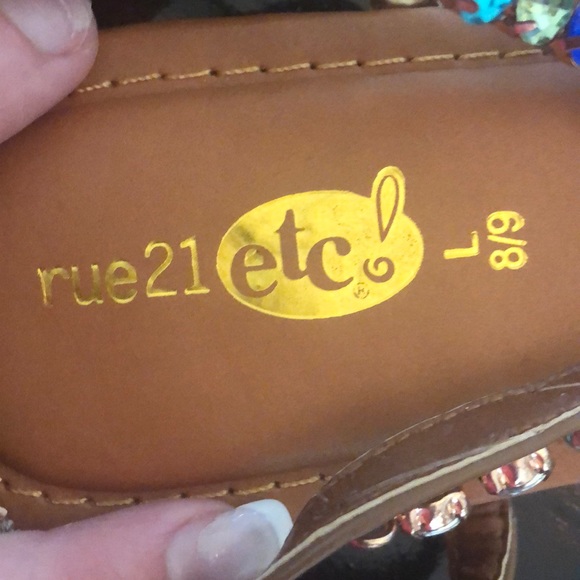 Colorful Sandals Size 8/9 - Picture 3 of 3